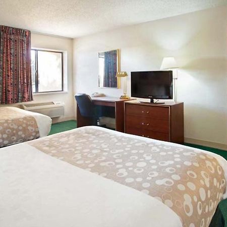 Norwood Inn & Suites Indianapolis East Post Drive Exterior foto