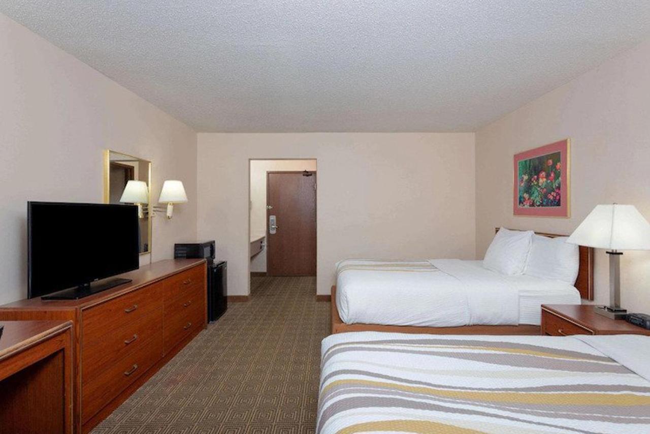 Norwood Inn & Suites Indianapolis East Post Drive Exterior foto