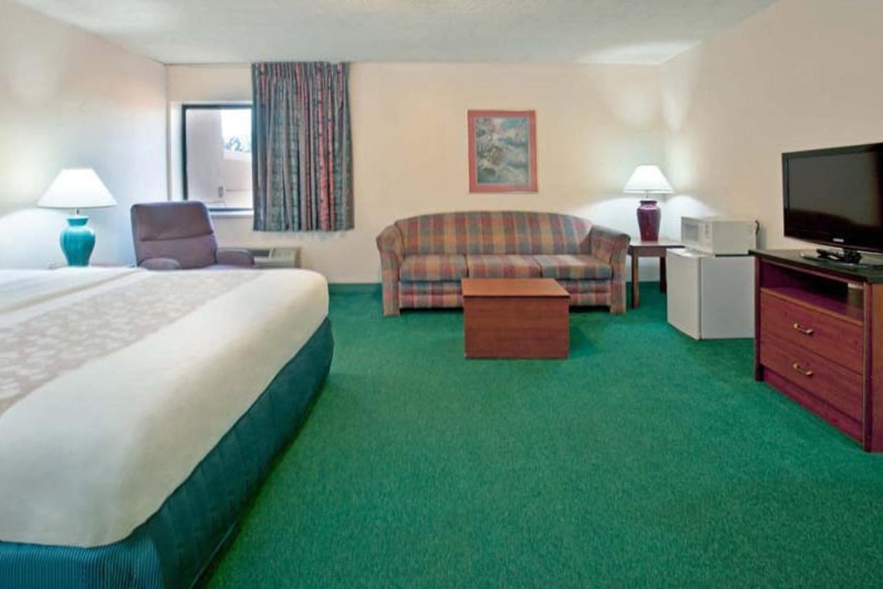 Norwood Inn & Suites Indianapolis East Post Drive Exterior foto